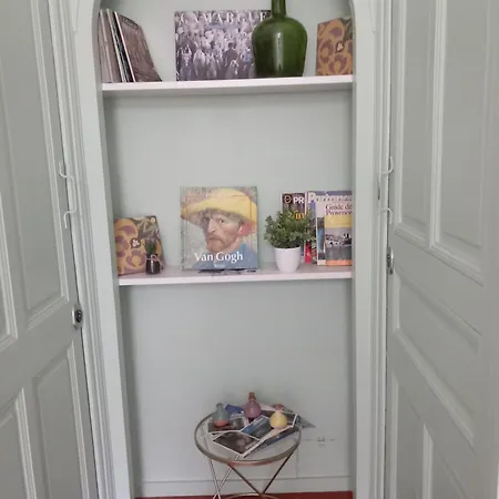 Les Garrigues Apartment *